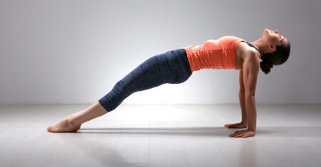 Um pouco sobre a prática de Purvottanasana e seus benéficios