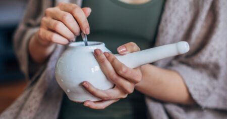 Qual o melhor lota? Veja aqui as diferentes opções de higienizador nasal