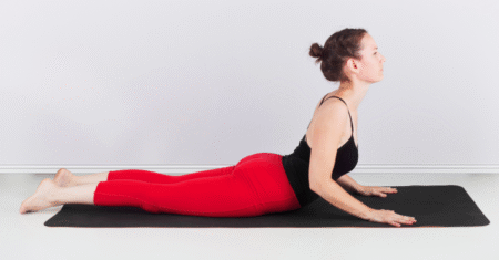 Bhujangasana: A Postura da Cobra e Seus Efeitos Terapêuticos