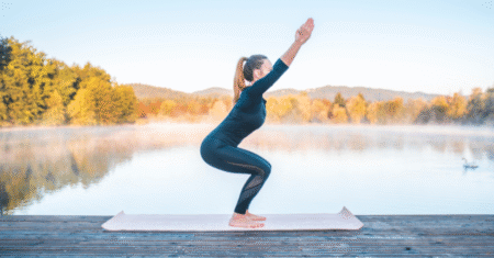 Utkatasana: Como Praticar a Postura da Cadeira e Fortalecer Corpo e Mente